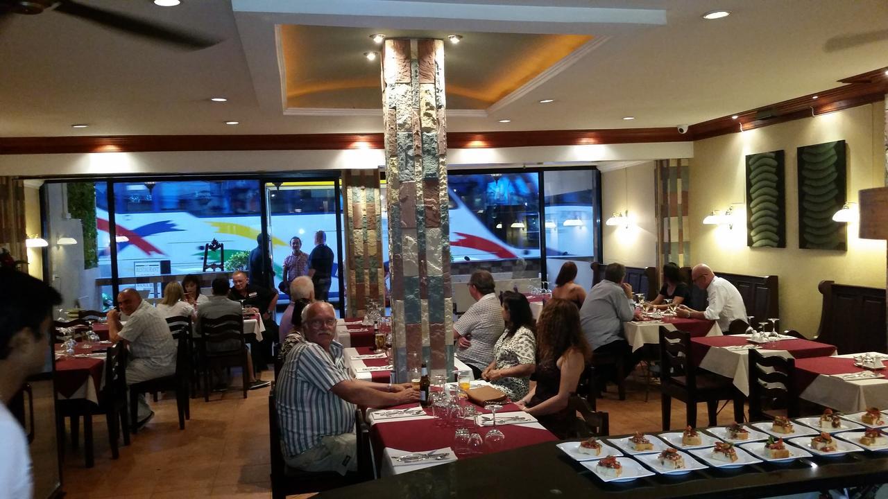 Avenue Beach Hotel Джомтиен Бийч Екстериор снимка