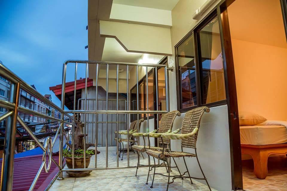 Avenue Beach Hotel Джомтиен Бийч Екстериор снимка