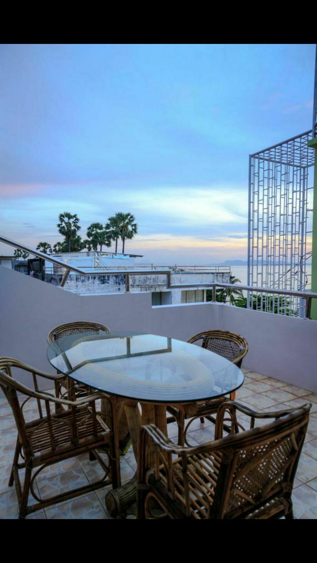 Avenue Beach Hotel Джомтиен Бийч Екстериор снимка