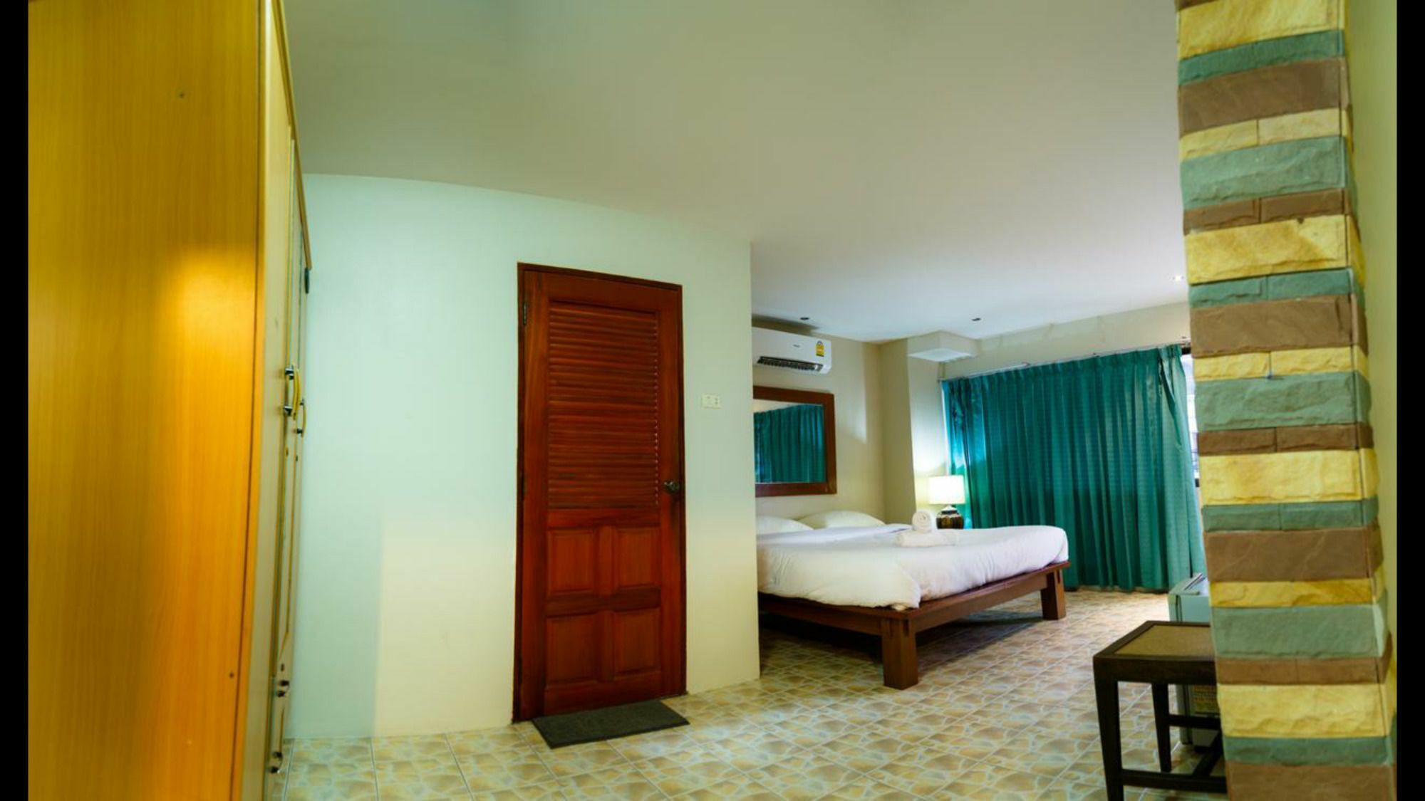 Avenue Beach Hotel Джомтиен Бийч Екстериор снимка