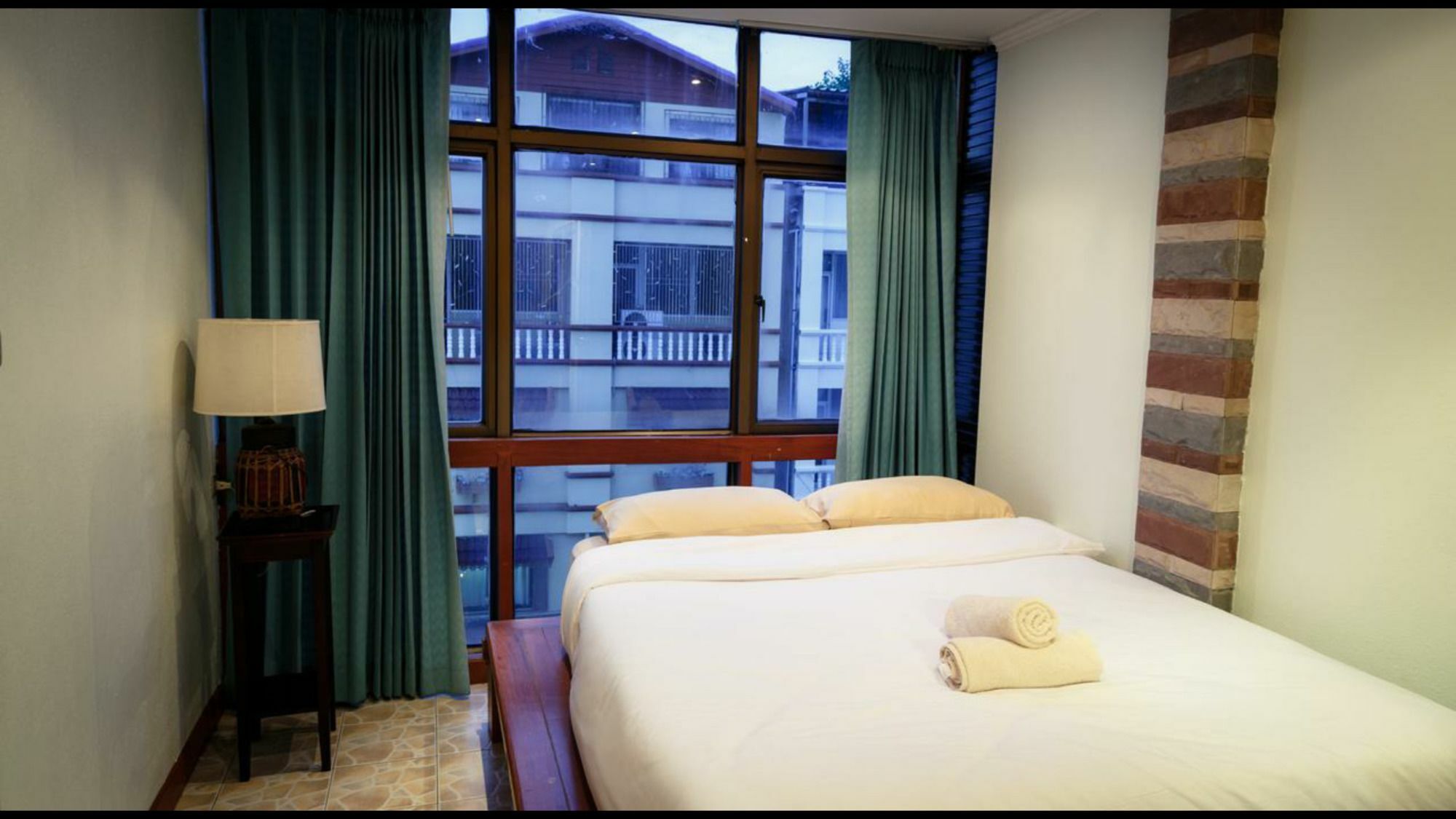 Avenue Beach Hotel Джомтиен Бийч Екстериор снимка